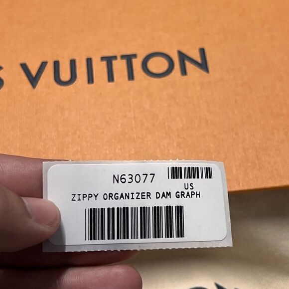 Louis Vuitton Zippy Organizer
Damier Graphite Canvas Black - Picture 7 of 9